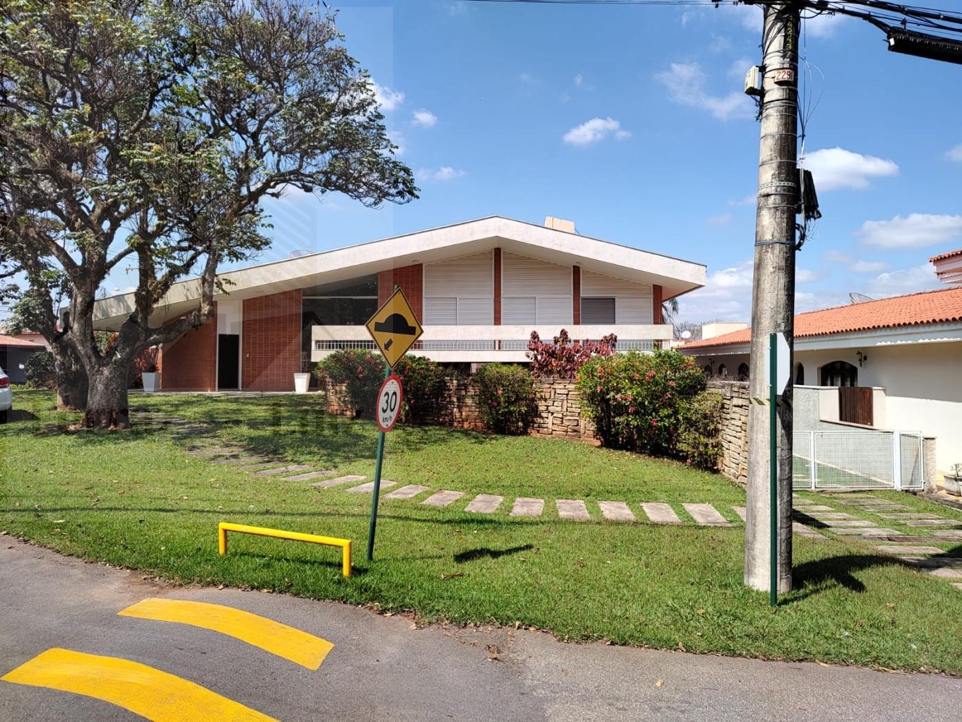 Casa, 3 quartos, 302 m² - Foto 1