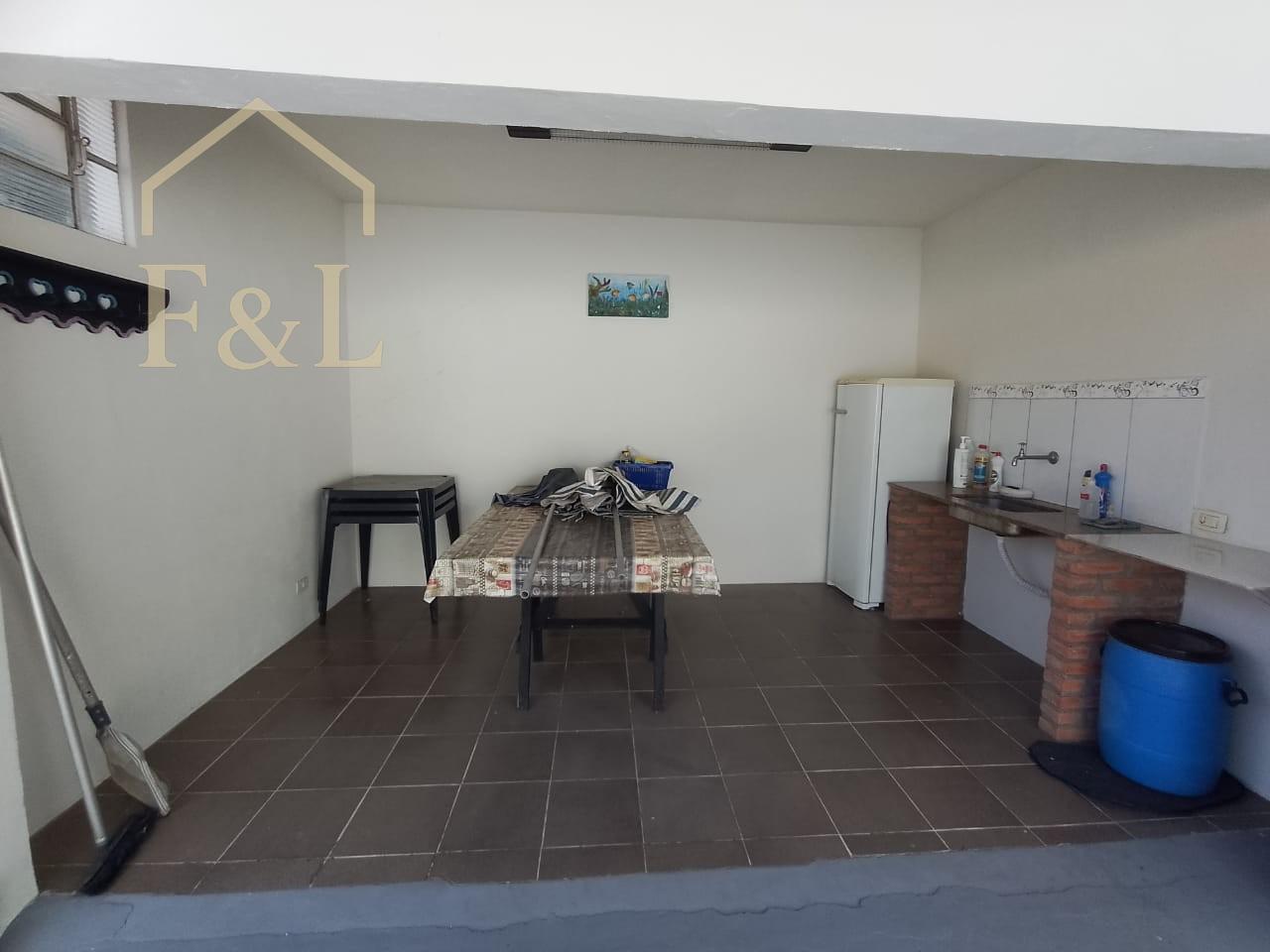 Casa, 3 quartos, 228 m² - Foto 2