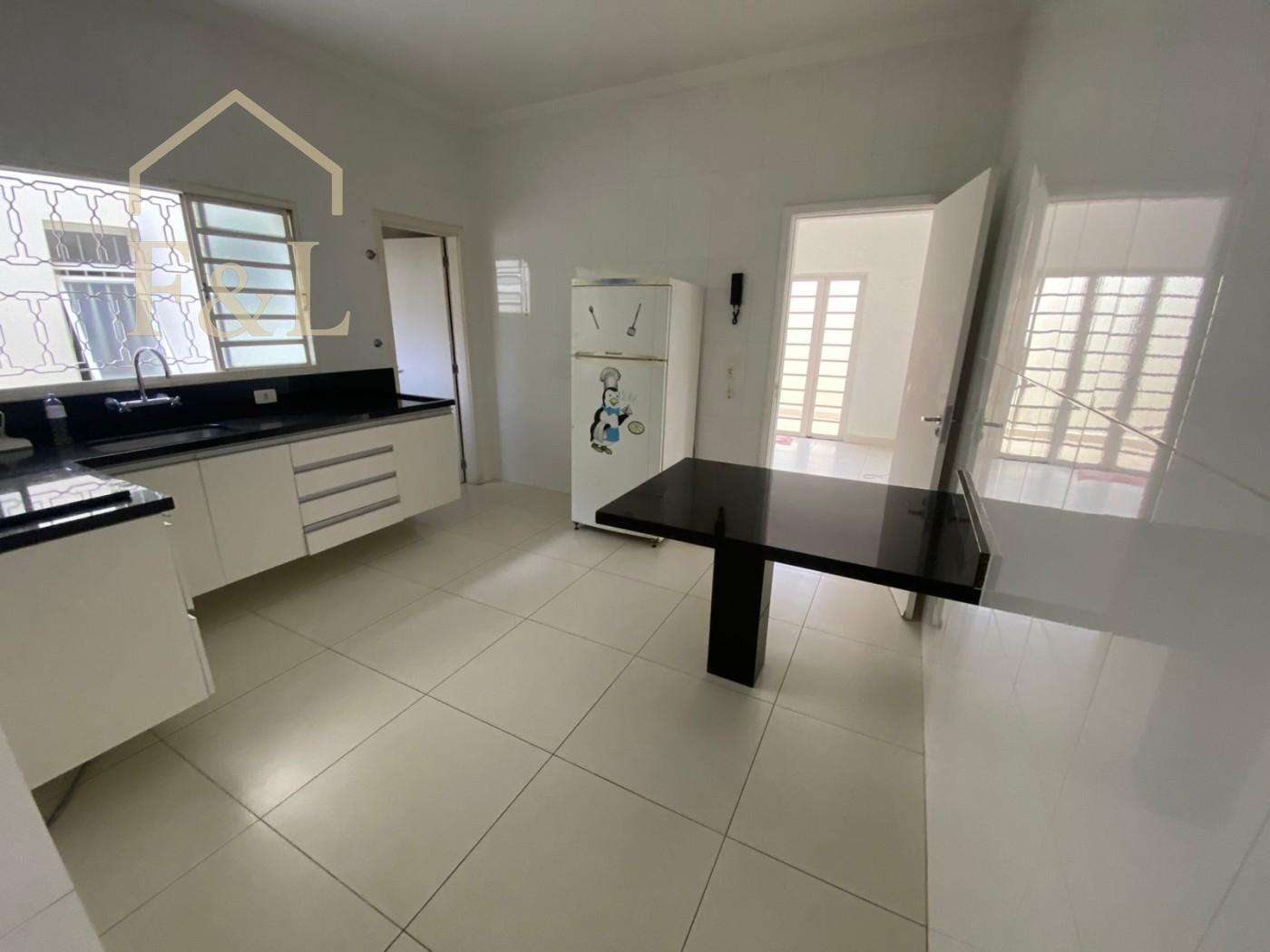 Casa, 3 quartos, 180 m² - Foto 1