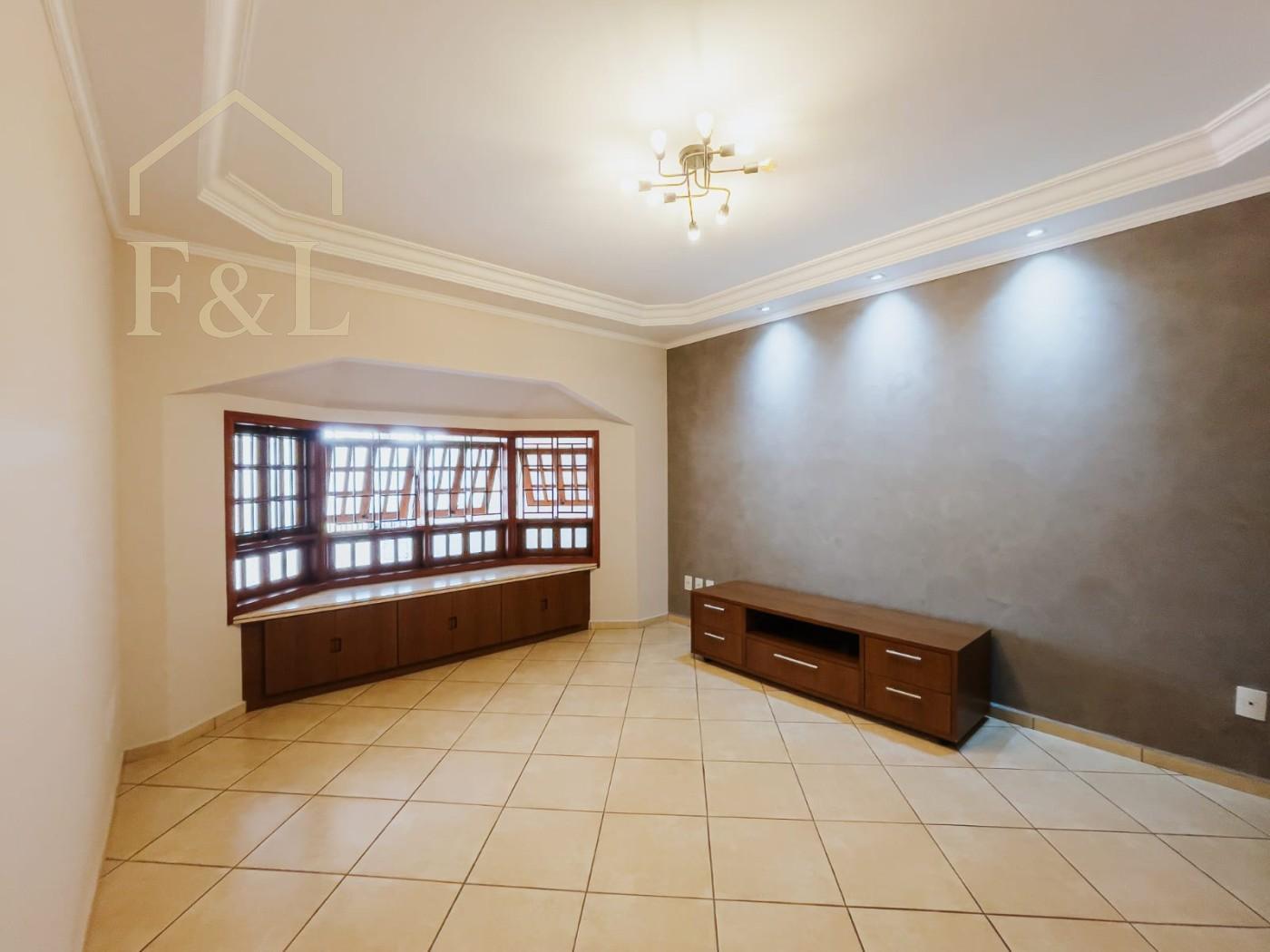 Casa, 5 quartos, 275 m² - Foto 1