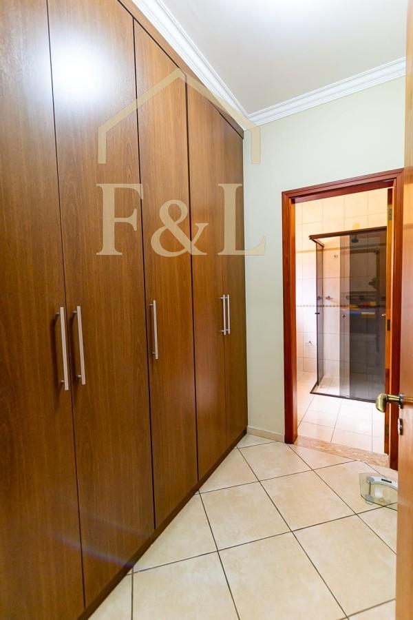 Casa, 4 quartos, 275 m² - Foto 13