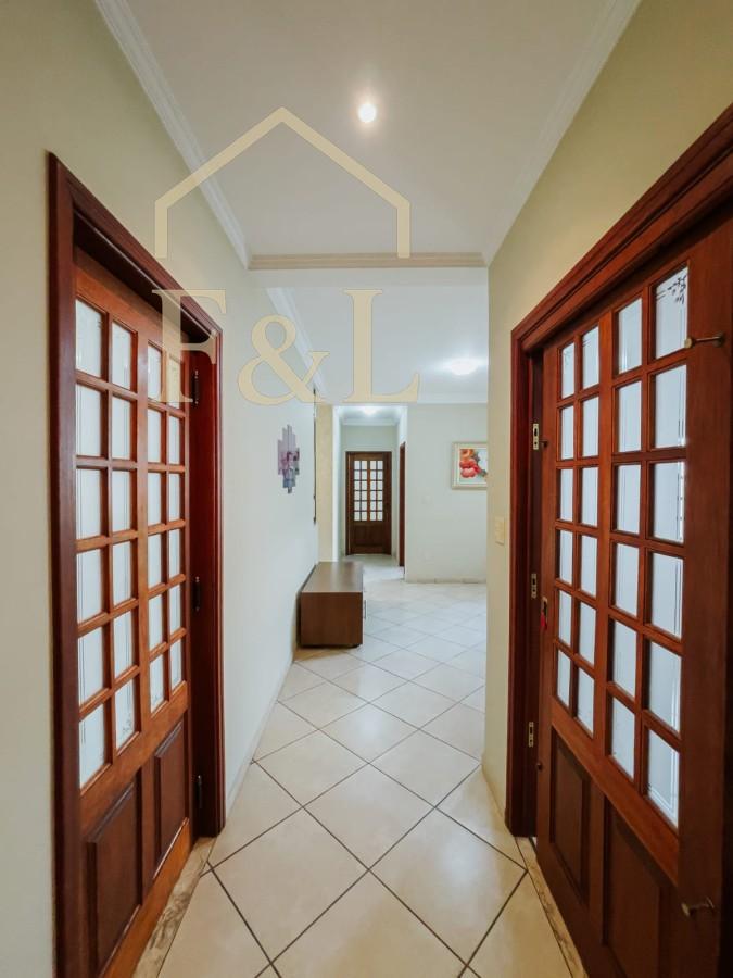 Casa, 4 quartos, 275 m² - Foto 1