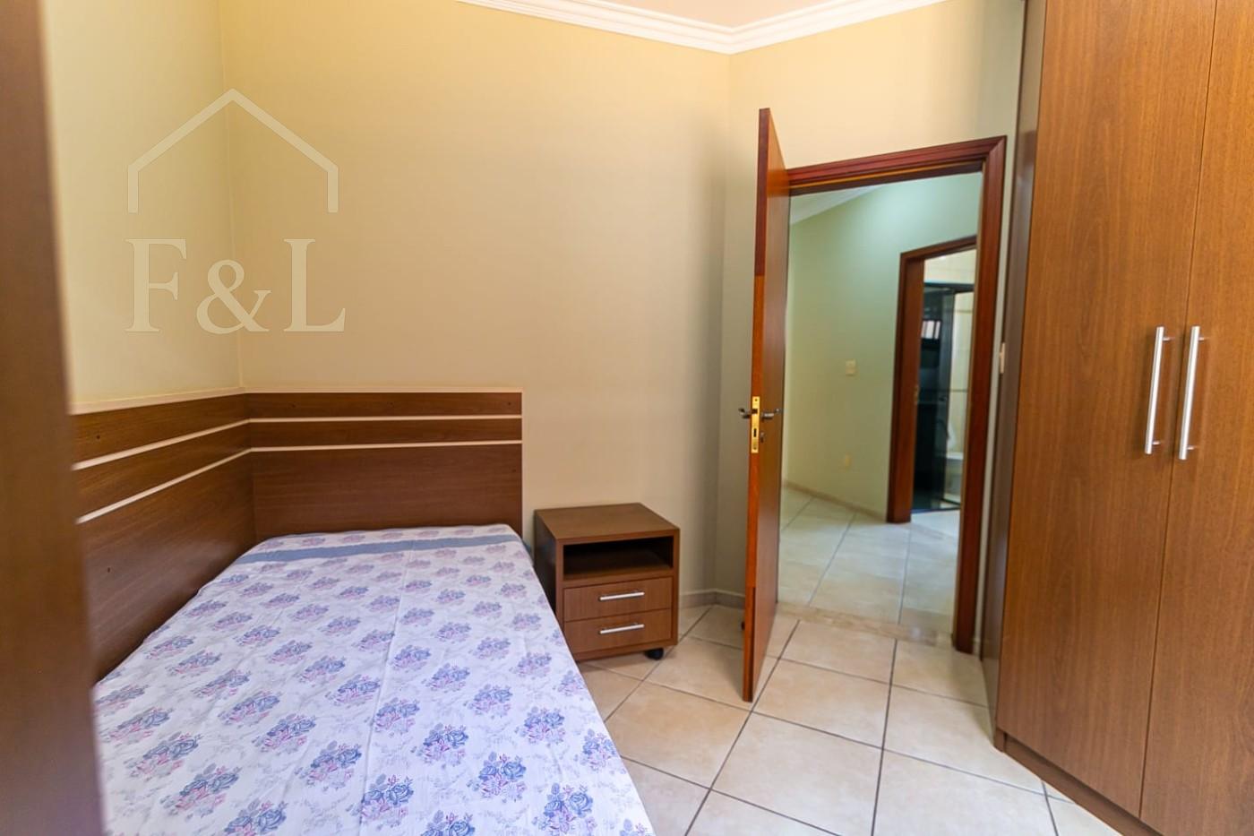 Casa, 4 quartos, 275 m² - Foto 37