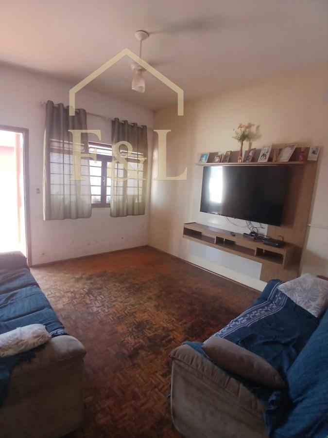 Casa, 4 quartos, 231 m² - Foto 1